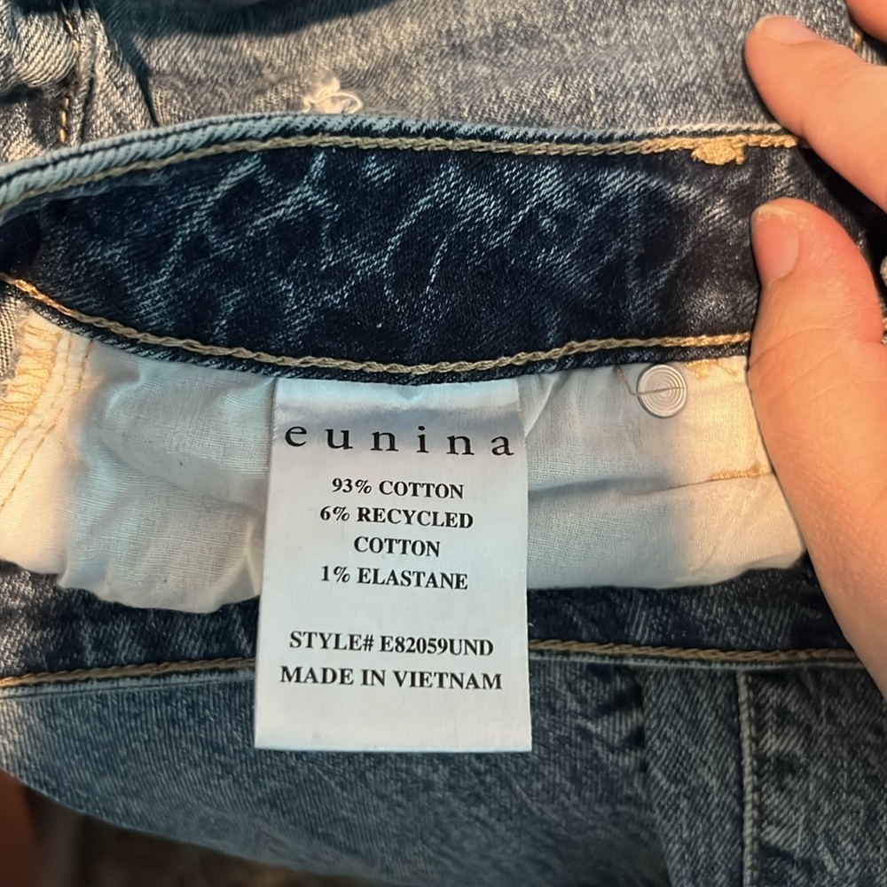 Distressed High Rise Mom Jeans - Picture 5 of 5